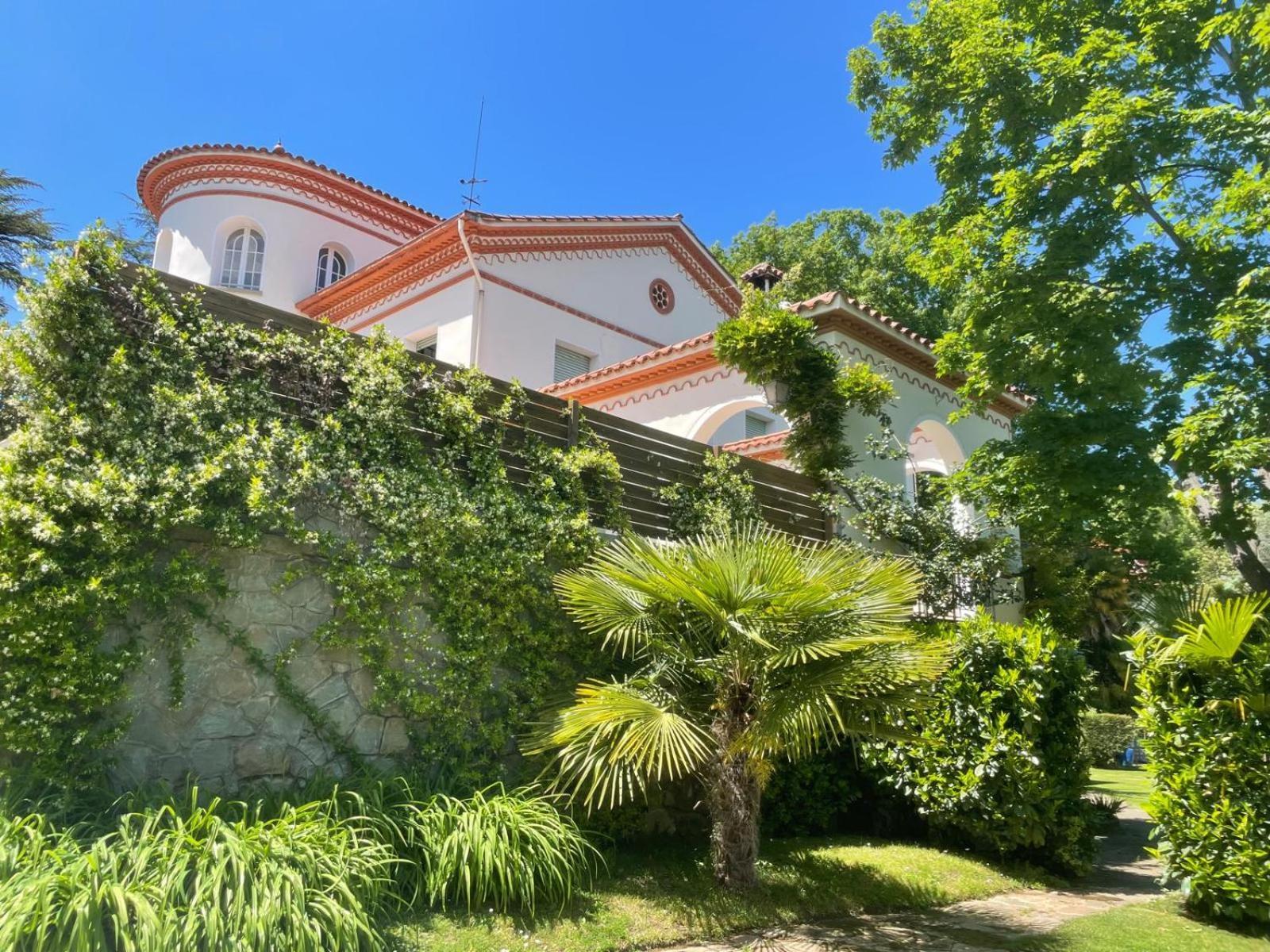 Espectacular Casa Chateau En El Centro De โอลอต ภายนอก รูปภาพ